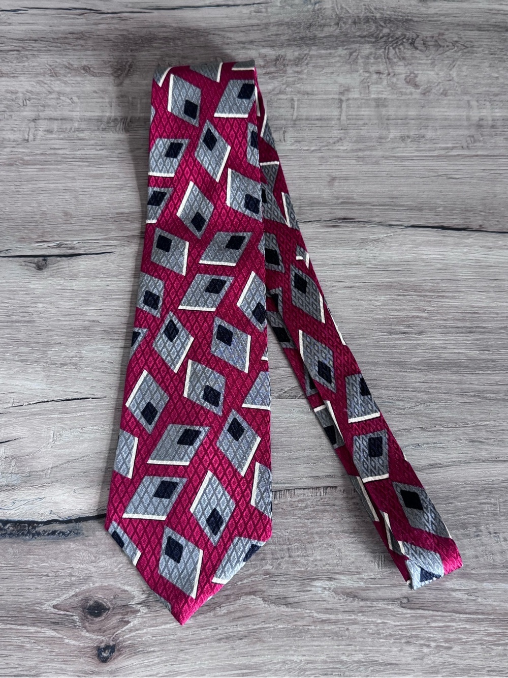 Vintage Oscar de la Renta Couture 100% Silk Tie Red Gray Geometric Made in USA